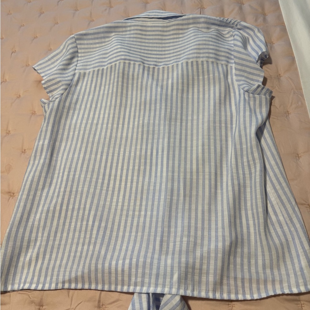 Croft & Barrow Light Blue and White Striped Button Down Shirt With Cap Sleeves - Picture 5 of 5